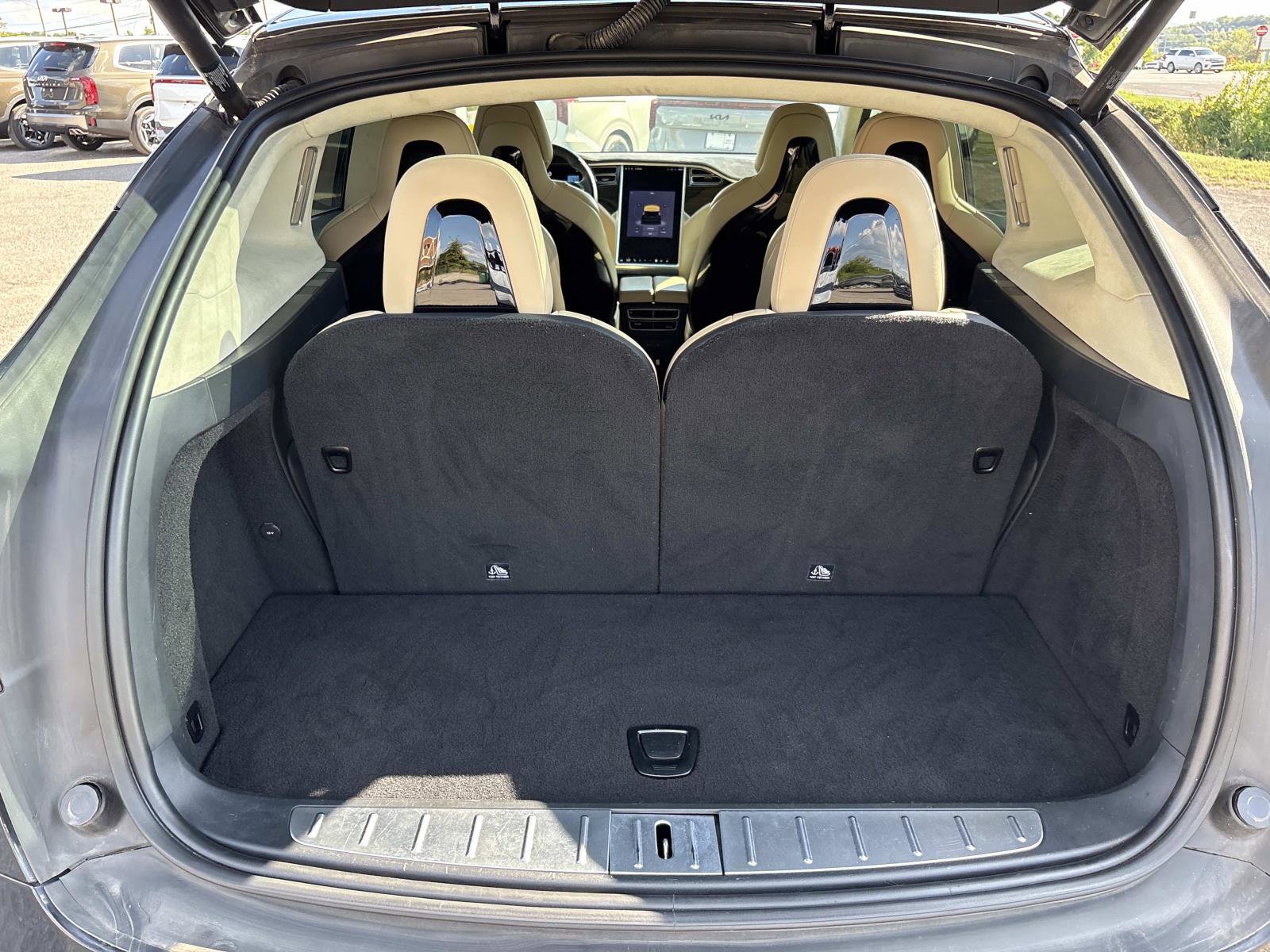 2016 Tesla Model X 90D photo 12
