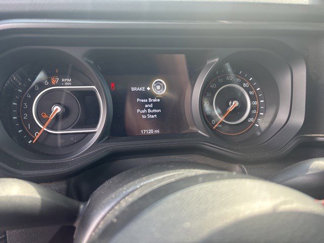 Used 2024 Jeep Gladiator Rubicon with VIN 1C6JJTBG5RL106458 for sale in Little Rock