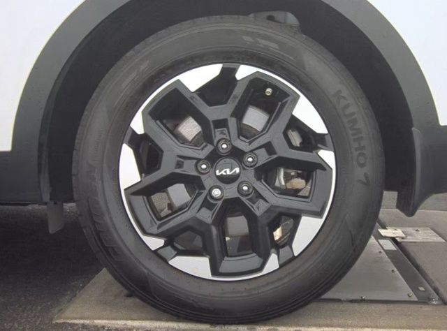 2024 Kia Sorento S photo 34