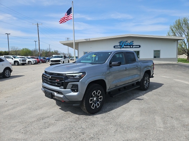 2024 Chevrolet Colorado Z71 photo 2