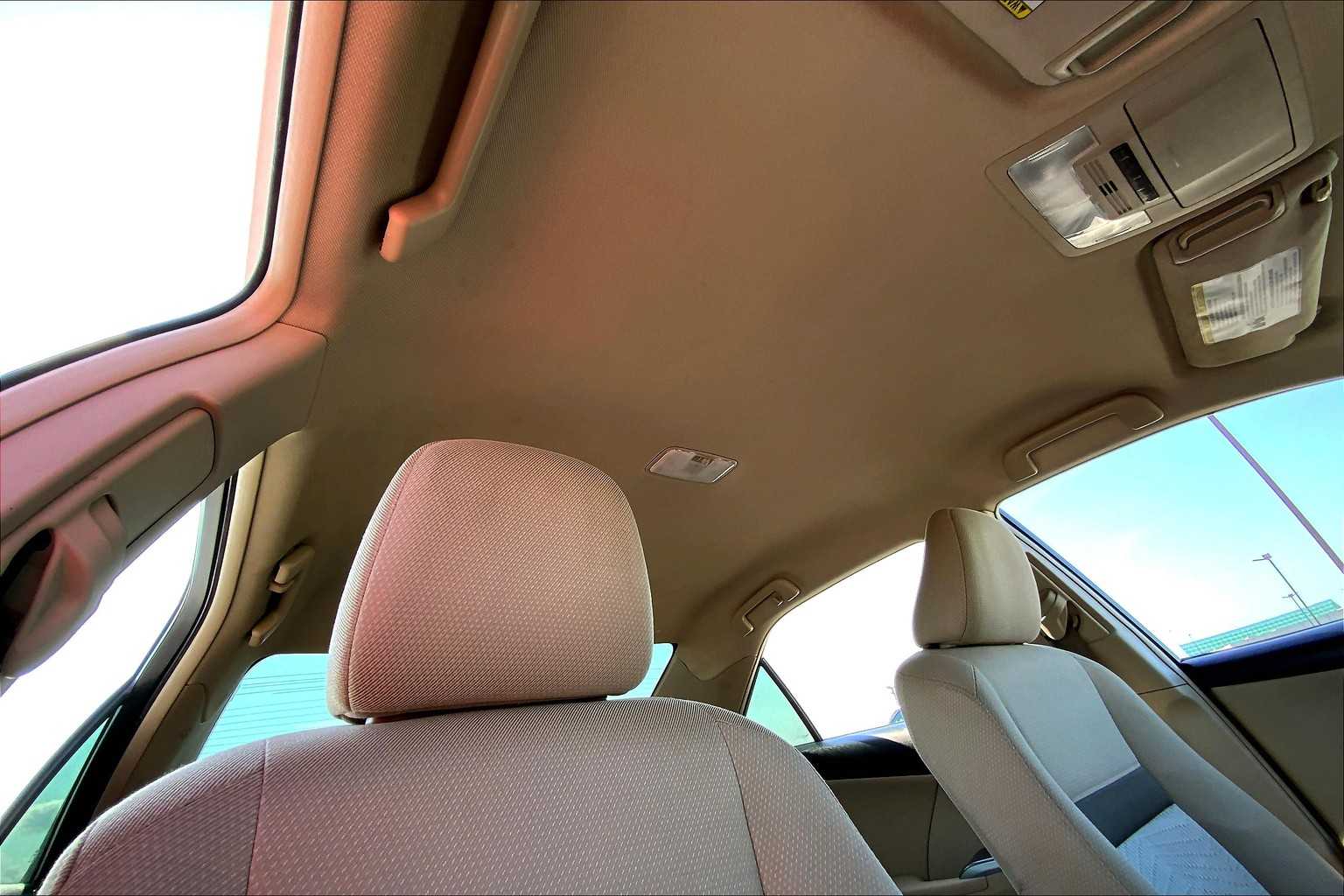 2014 Toyota Camry Hybrid XLE photo 12