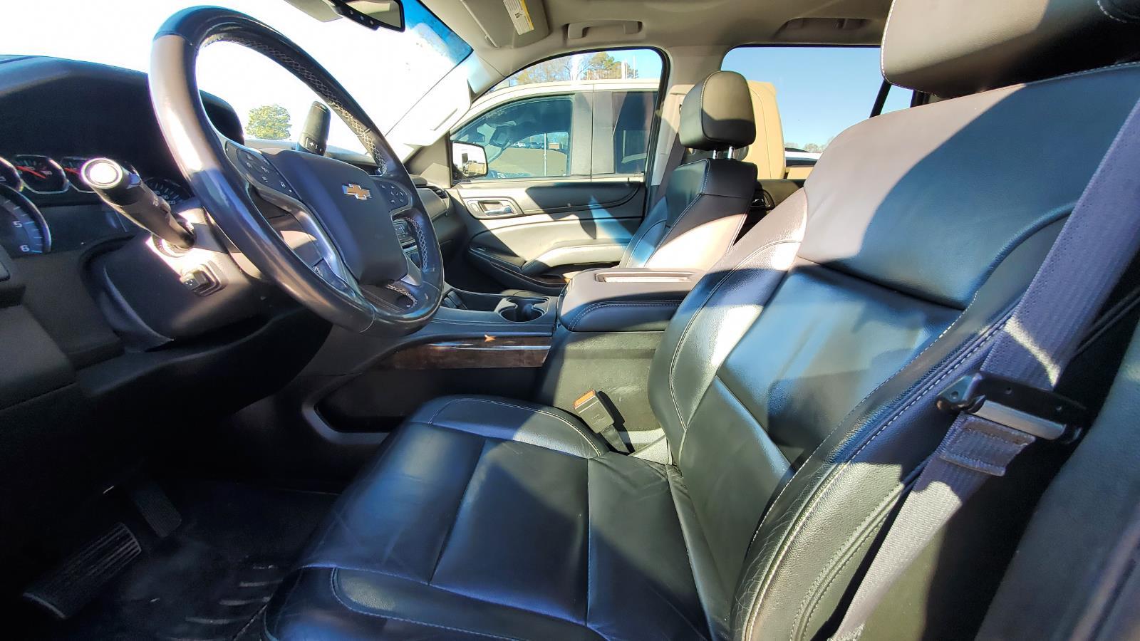 2017 Chevrolet Tahoe LT photo 3