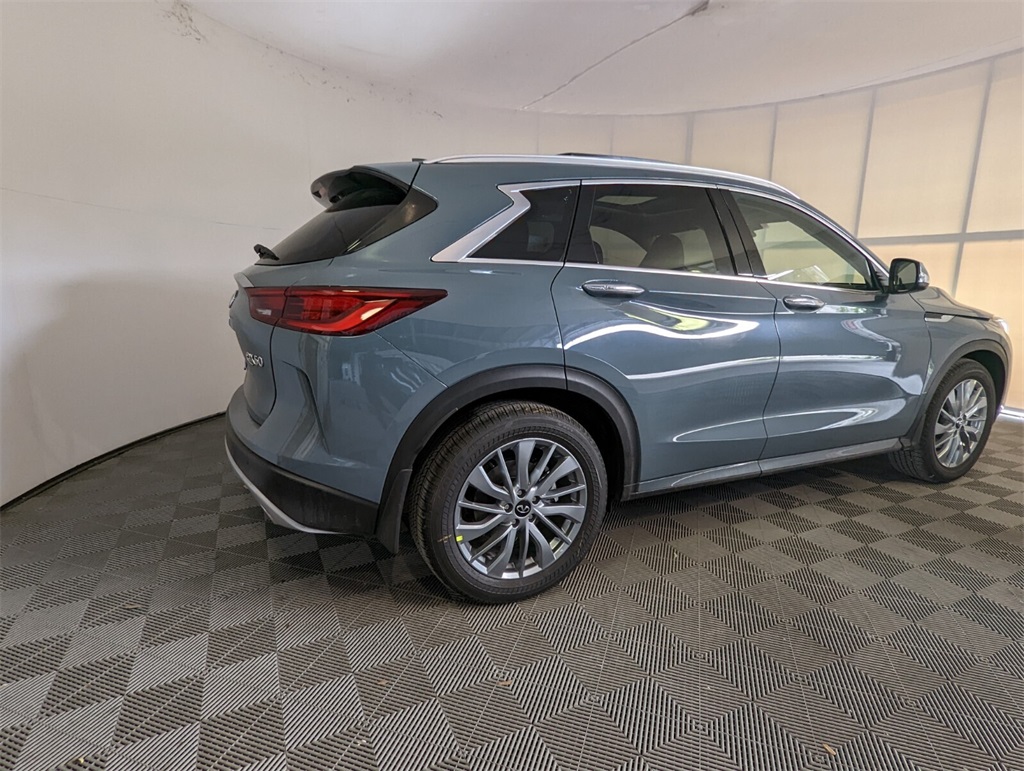 2025 Infiniti QX50 Luxe AWD photo 10