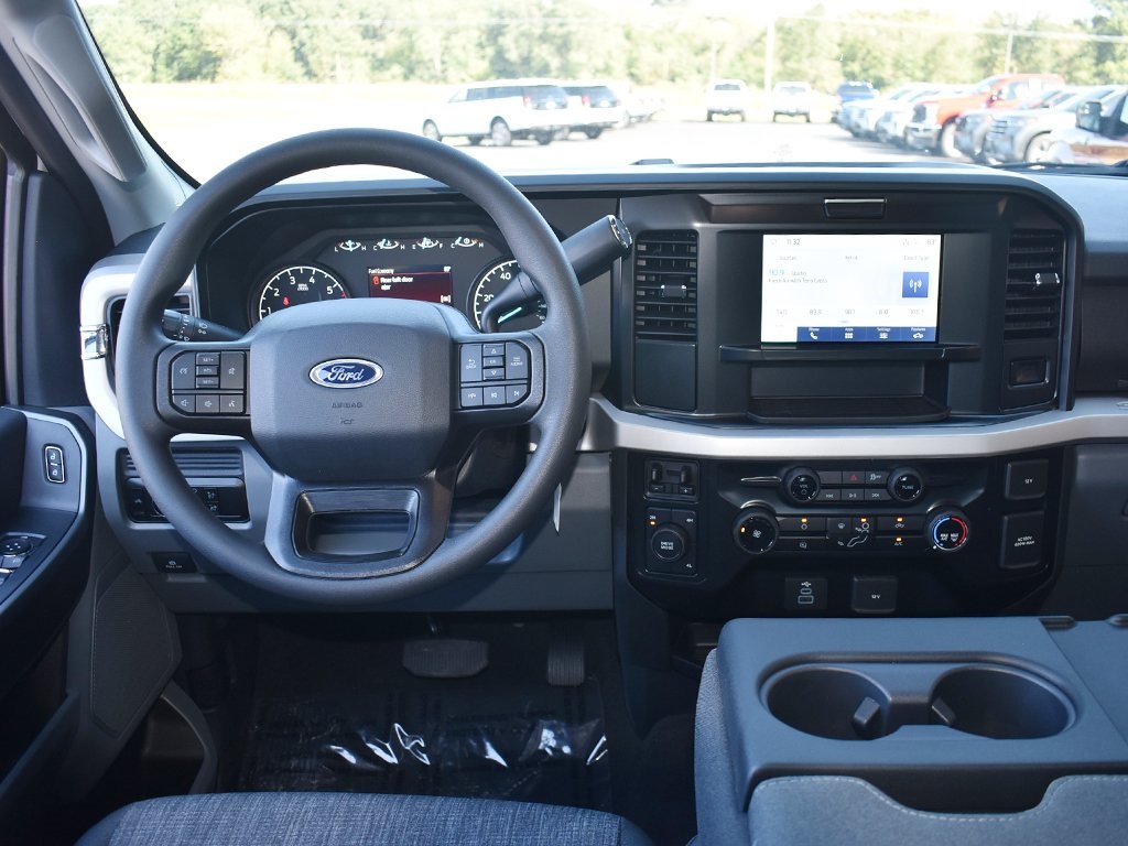 2026 Ford F-250 XLT photo 14