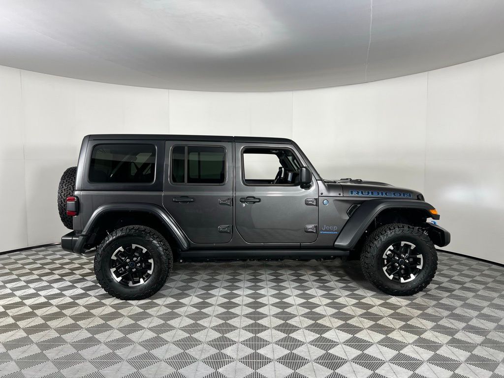 2024 Jeep Wrangler Rubicon 4xe photo 3
