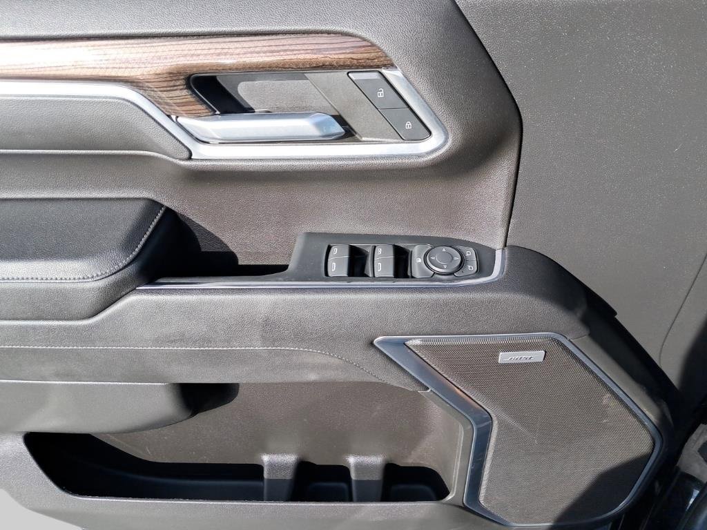 2023 Chevrolet Silverado 1500 RST photo 8