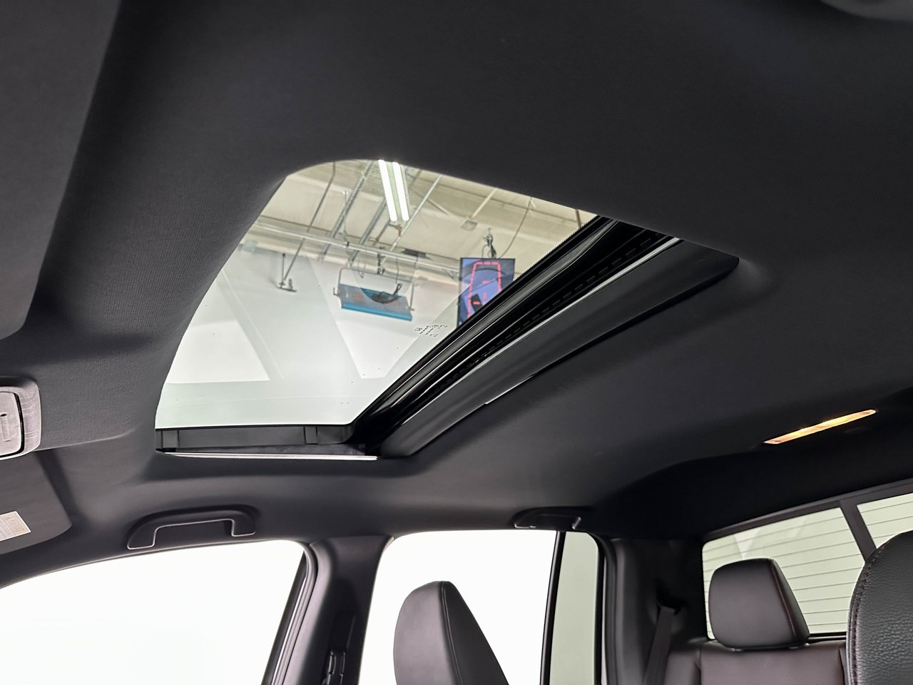 2023 Honda Ridgeline Black Edition photo 14