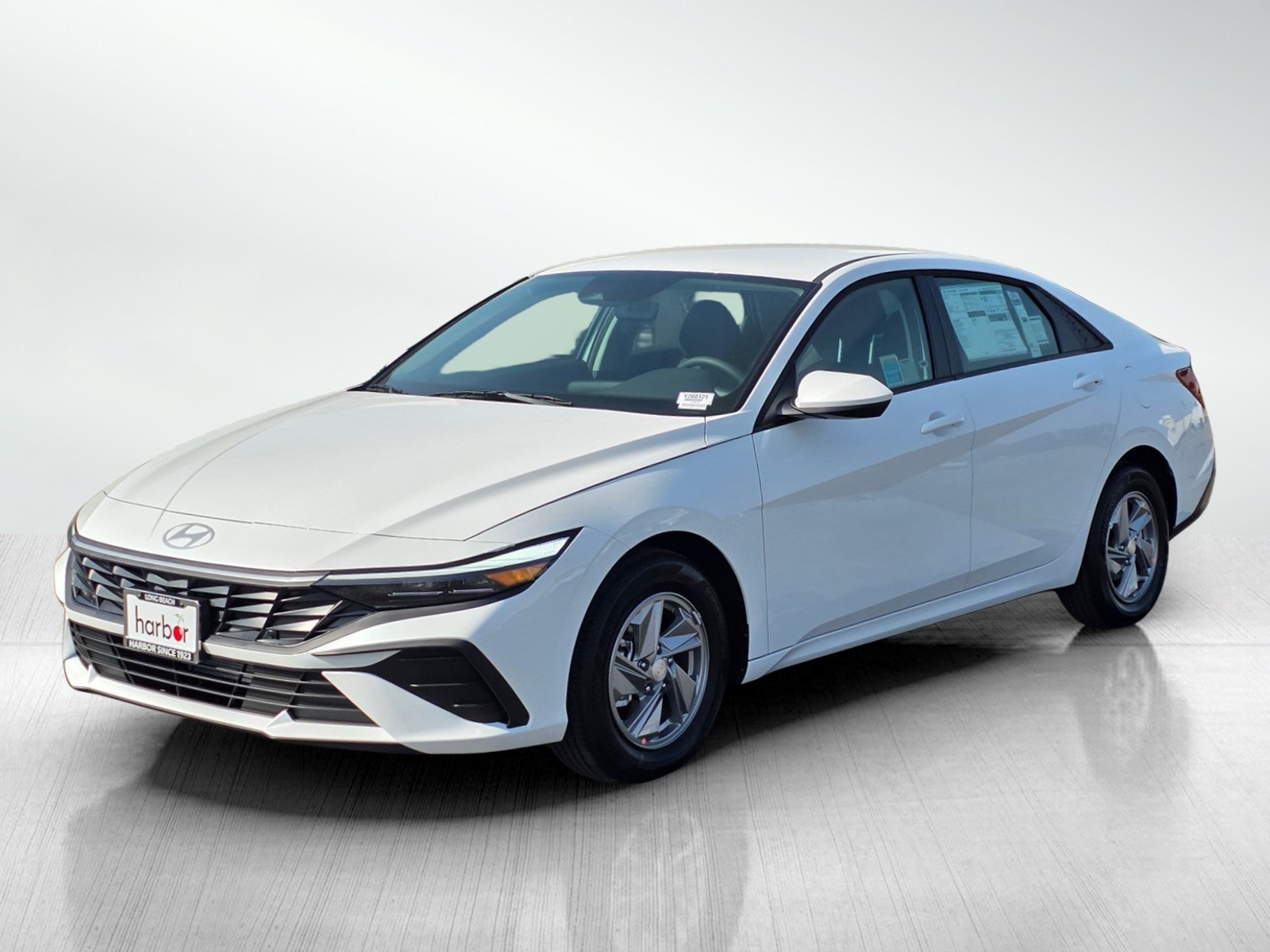 2026 Hyundai Elantra SE photo 2