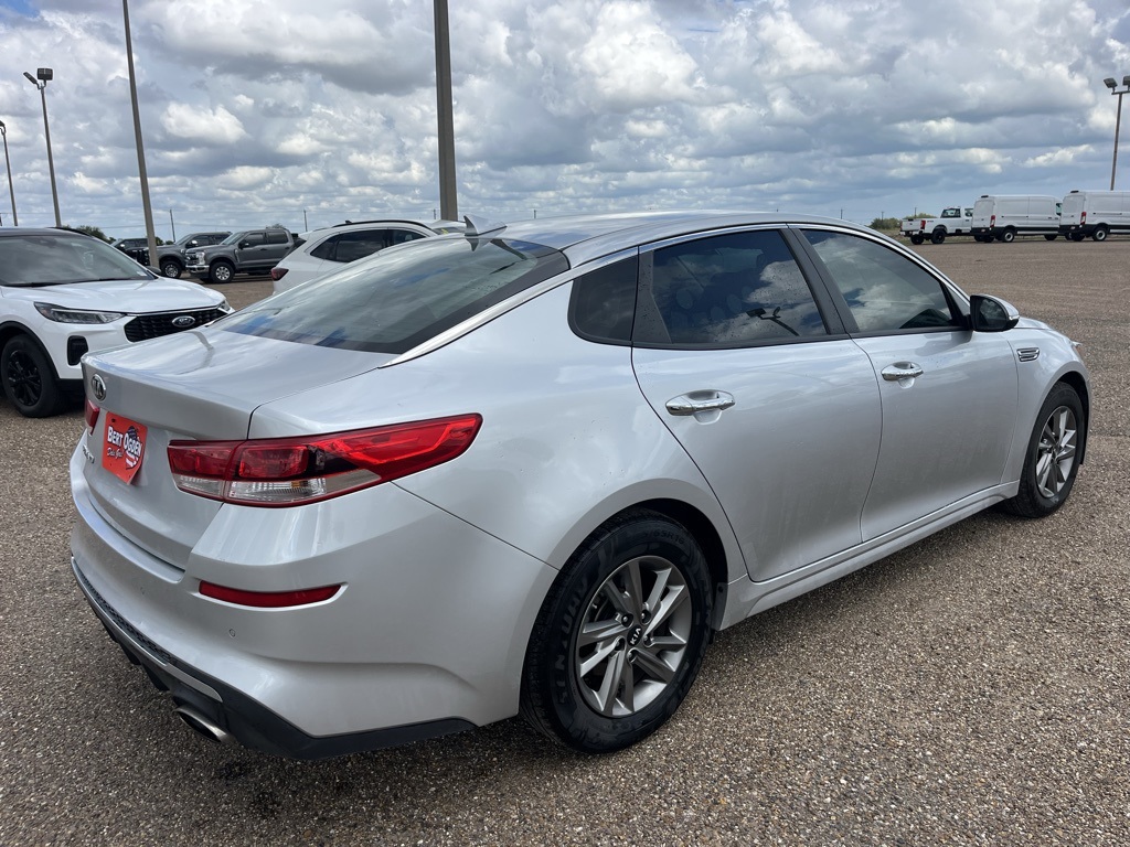 2019 Kia Optima LX photo 4