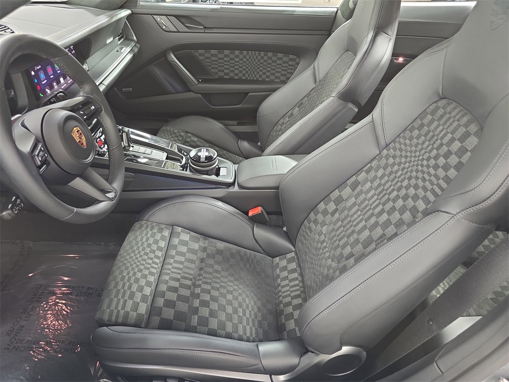 2026 Porsche 911 4 GTS photo 5