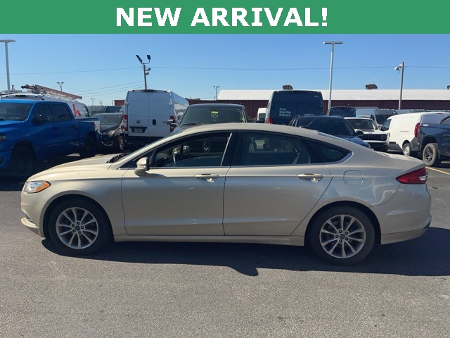 2017 Ford Fusion SE photo 4
