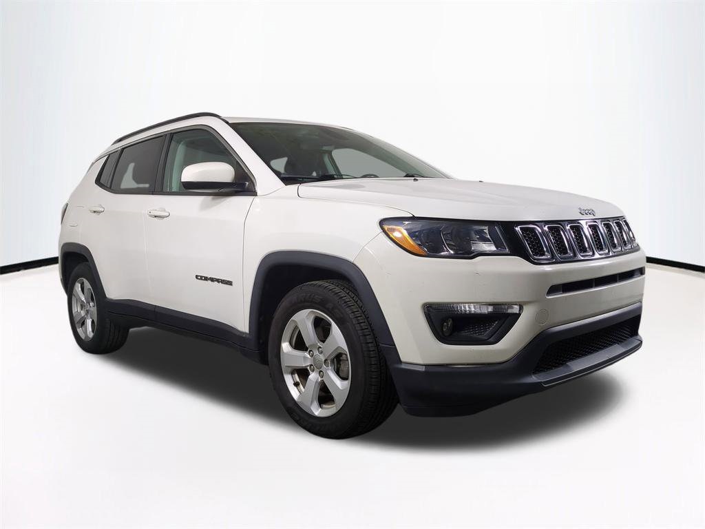 2020 Jeep Compass Latitude photo 2