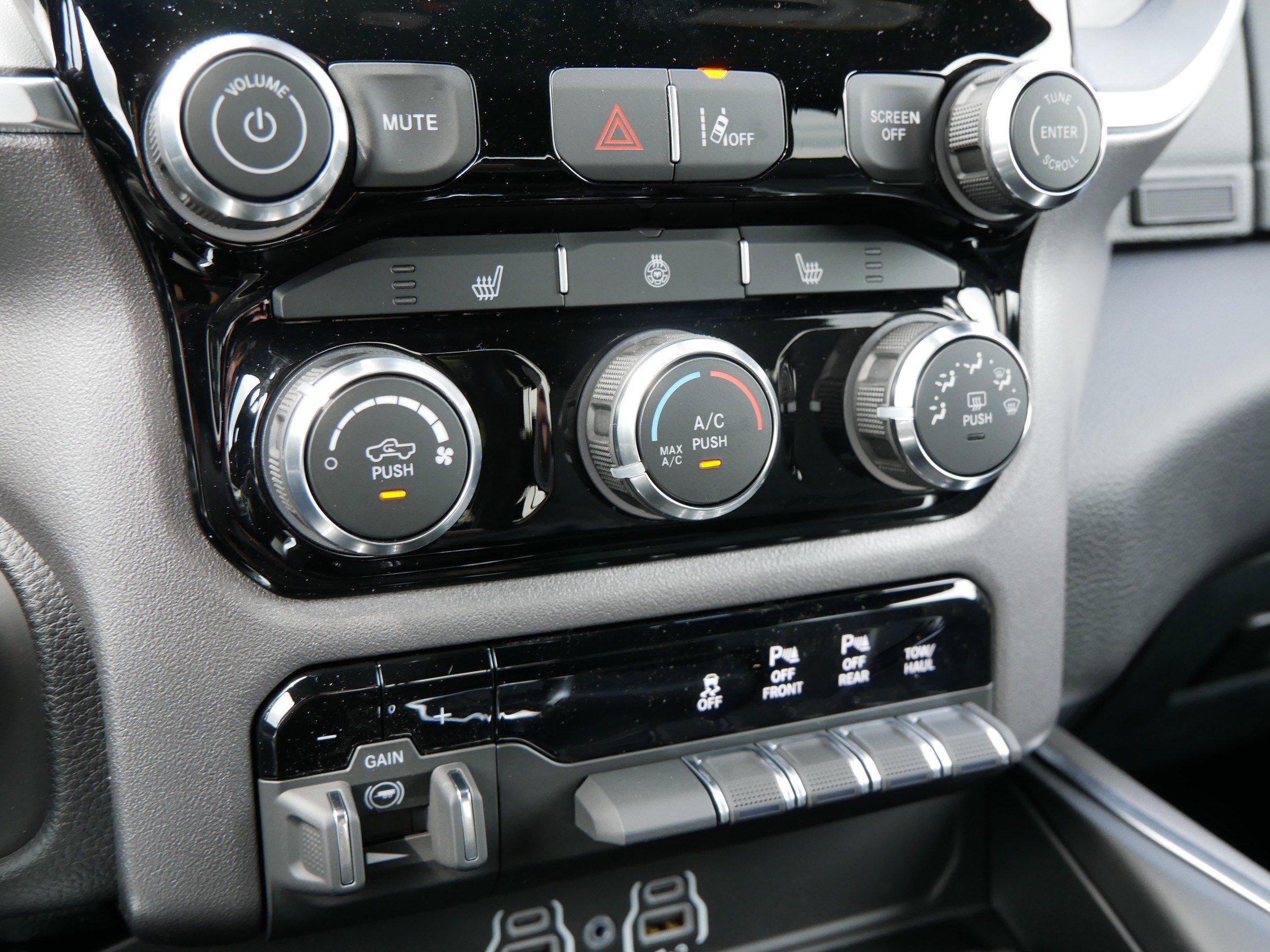 2025 Ram 1500 Big Horn photo 15