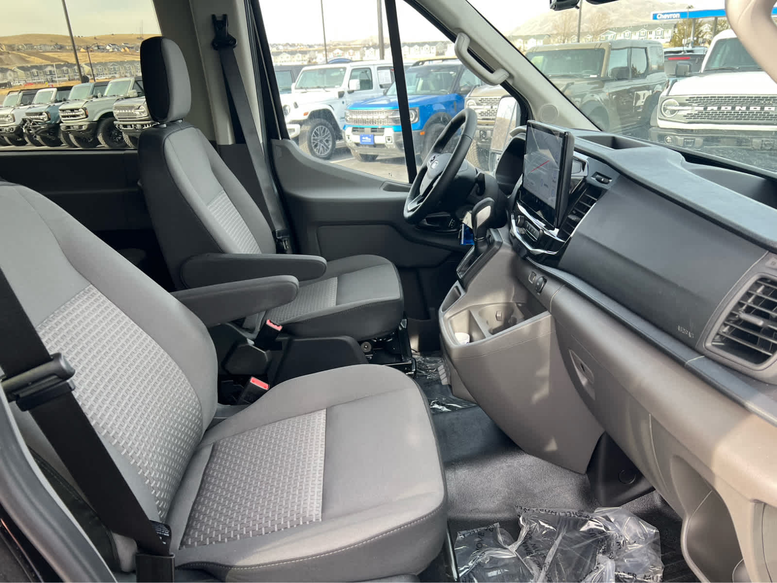2024 Ford Transit Passenger Van XLT - Photo 17