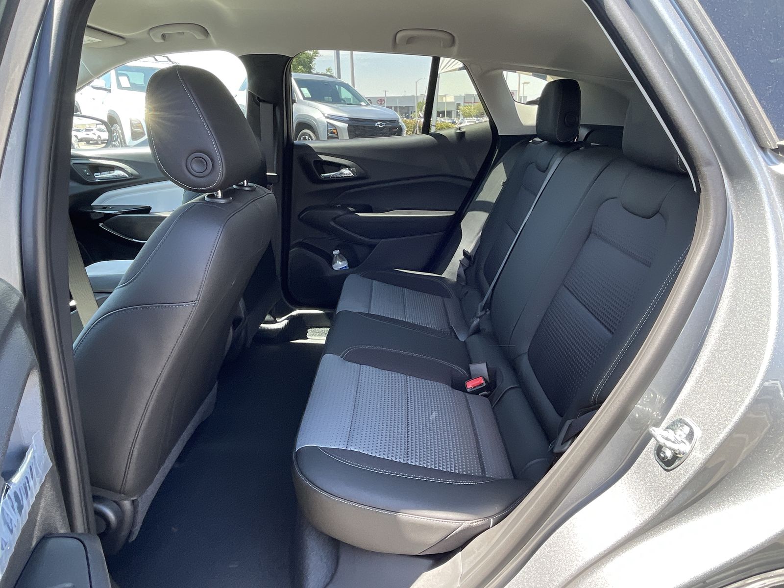 2025 Chevrolet Trax LT photo 24
