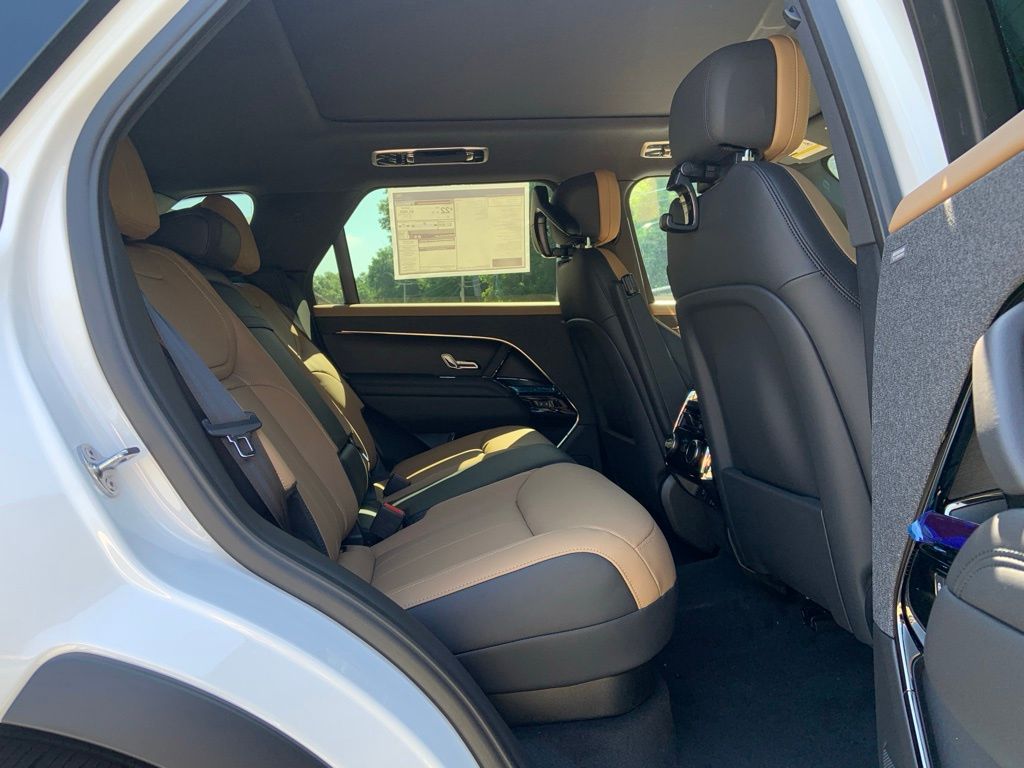 2025 Land Rover Range Rover Sport SE photo 17