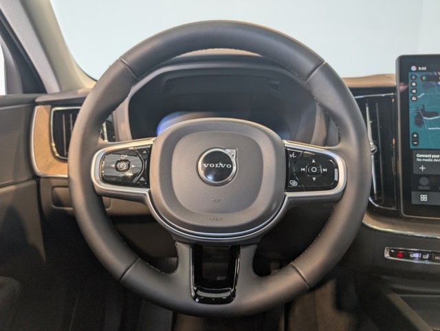 2026 Volvo XC60 B5 Plus photo 15