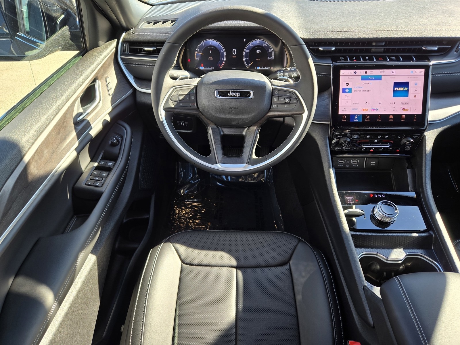 2025 Jeep Grand Cherokee Limited photo 4