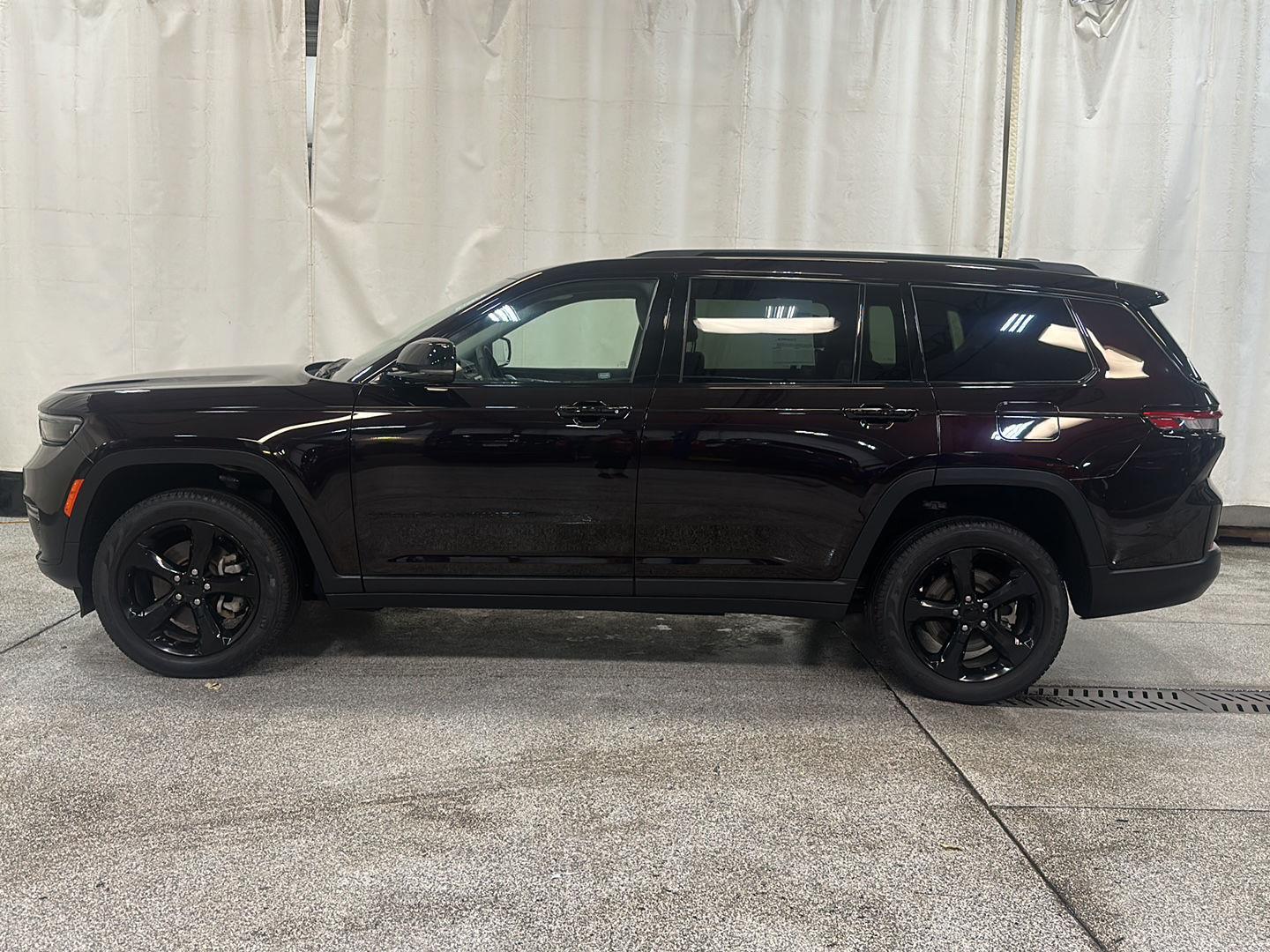 Used 2023 Jeep Grand Cherokee L Limited with VIN 1C4RJKBGXP8753041 for sale in Waconia, Minnesota