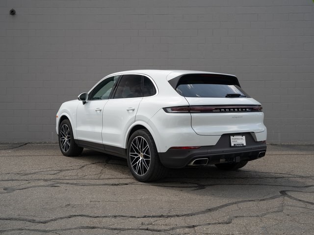 2024 Porsche Cayenne Base photo 2