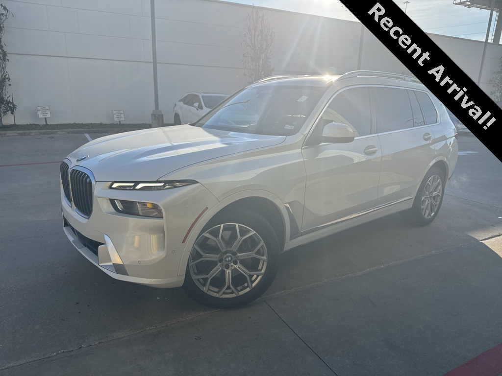 2023 BMW X7 40i's photo