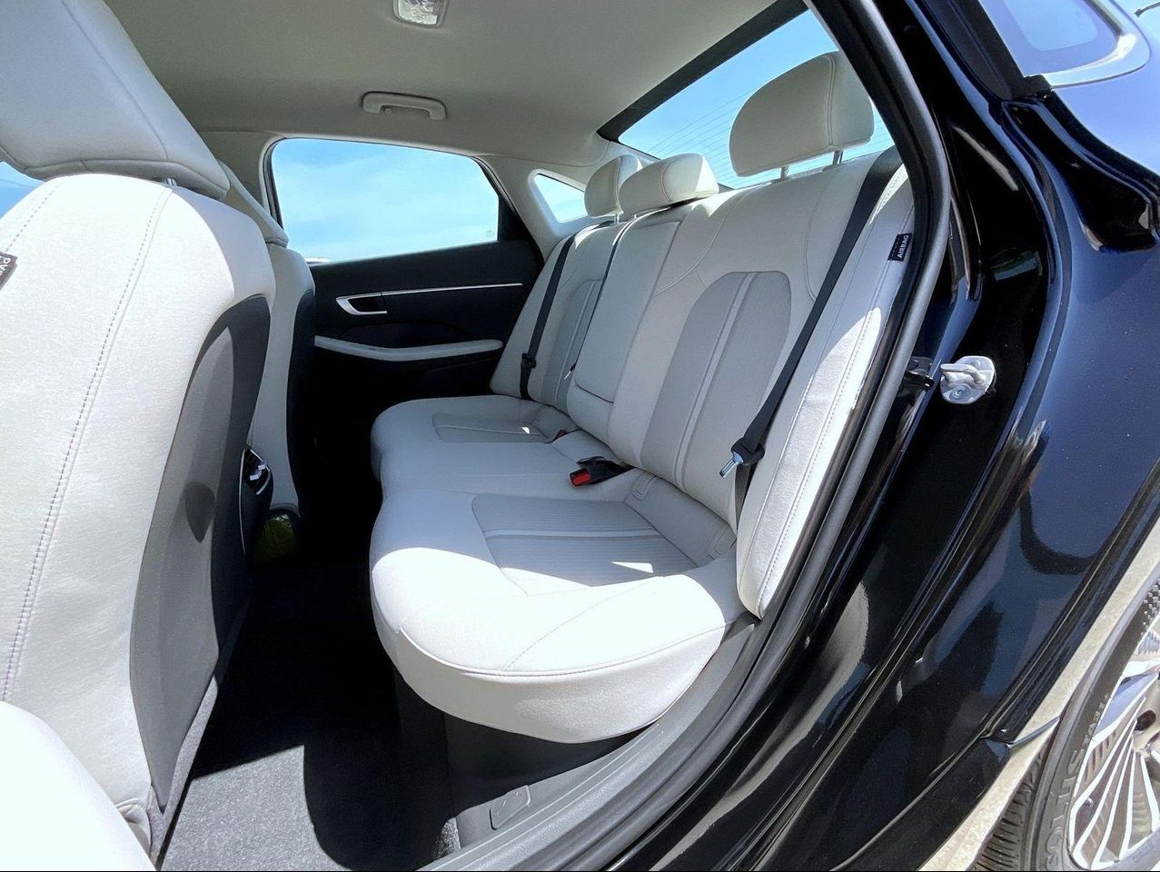 2025 Hyundai Sonata Hybrid SEL photo 11