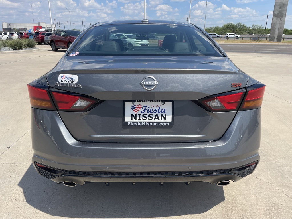 2025 Nissan Altima SR photo 4