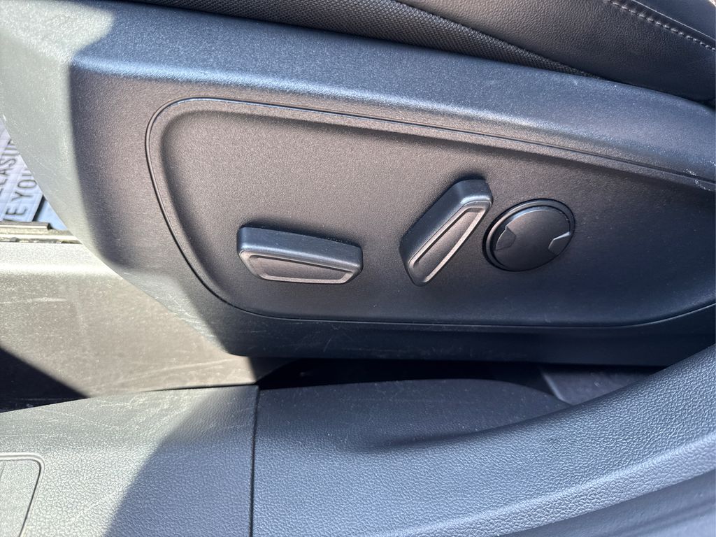 2025 Ford Escape ST-Line photo 32