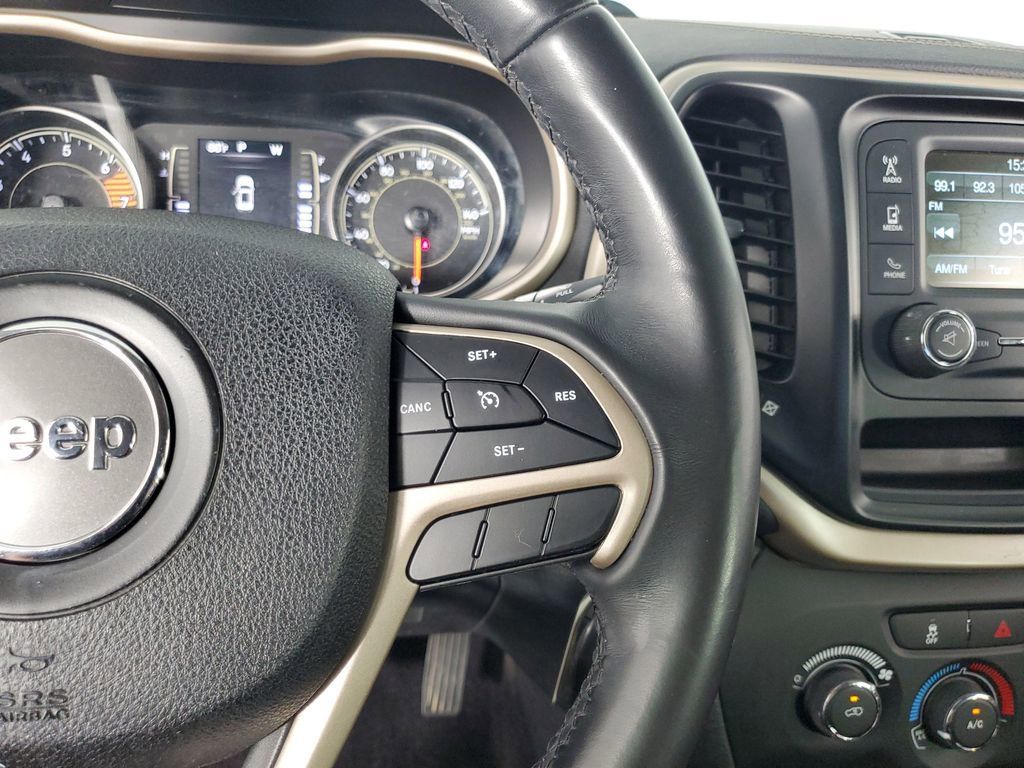 2018 Jeep Cherokee Latitude photo 19