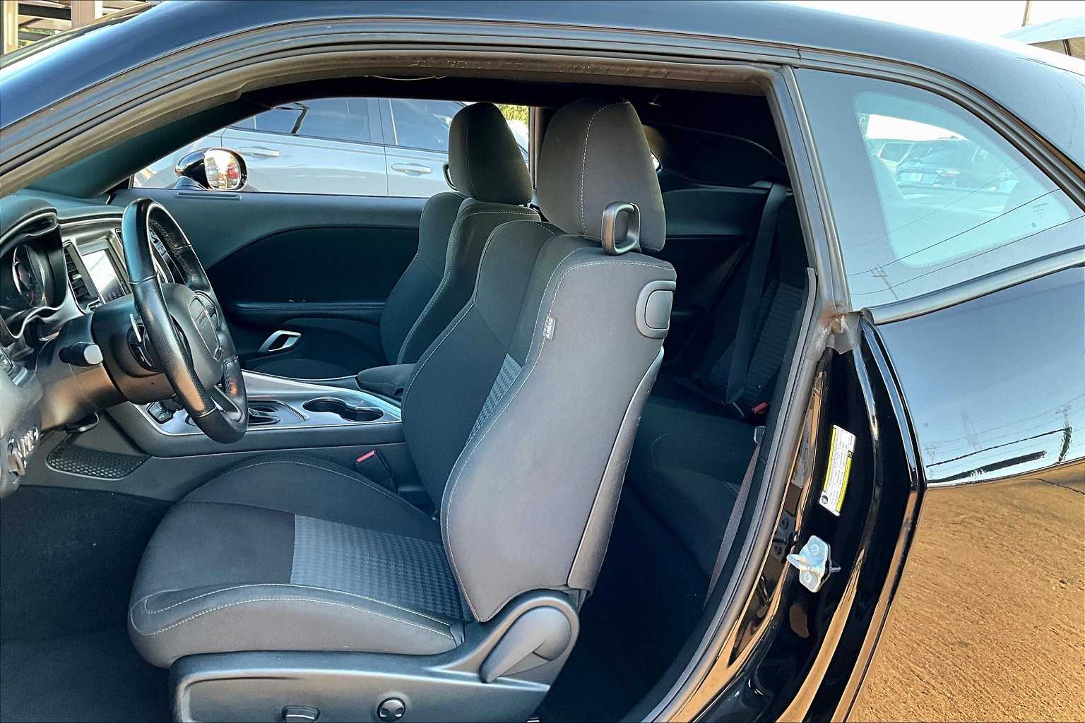 2022 Dodge Challenger R/T photo 7