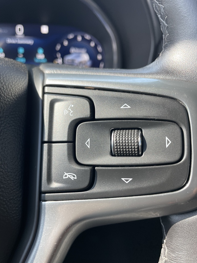 2022 Chevrolet Suburban LT photo 16