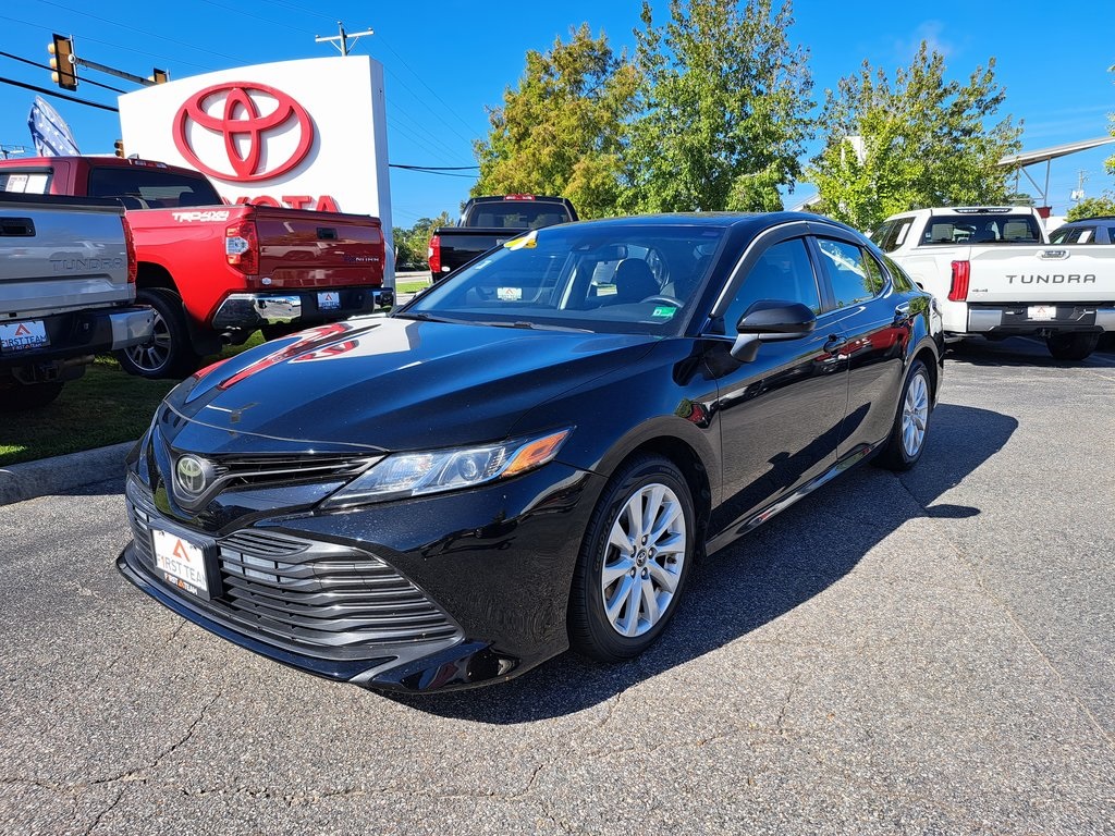 2018 Toyota Camry LE photo 2