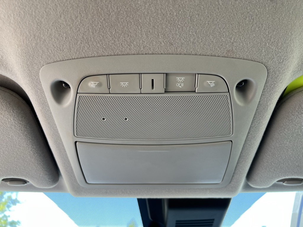 2024 Nissan Leaf S photo 25