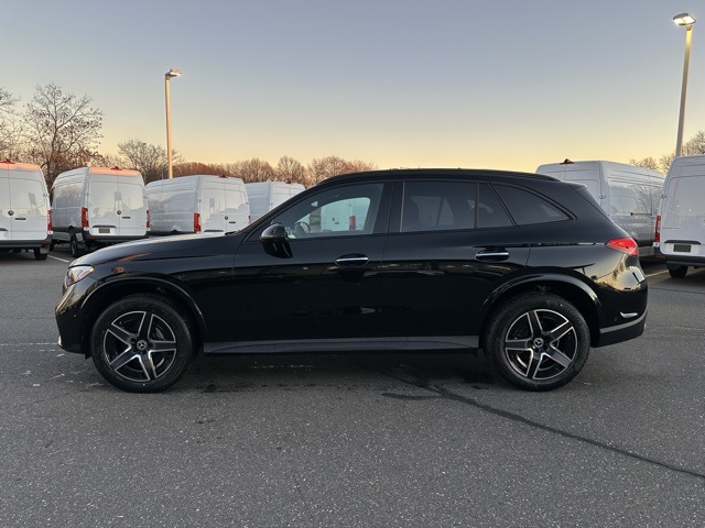 2026 Mercedes Benz GLC 300 4MATIC photo 4