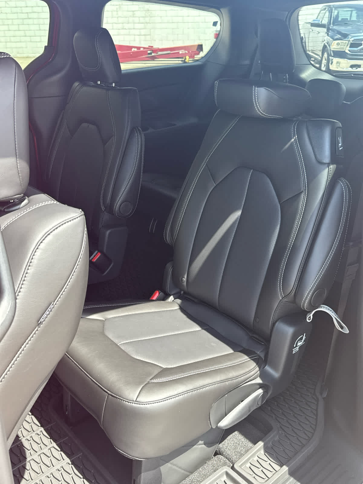 2026 Chrysler Voyager LX photo 11