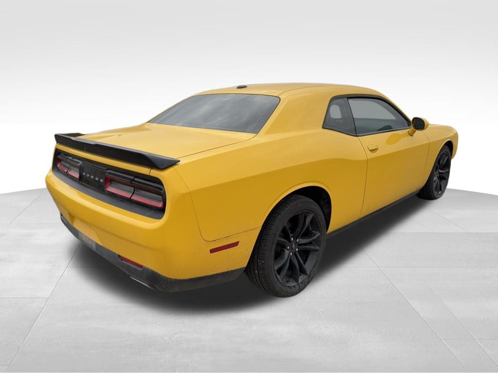 2018 Dodge Challenger SXT photo 3