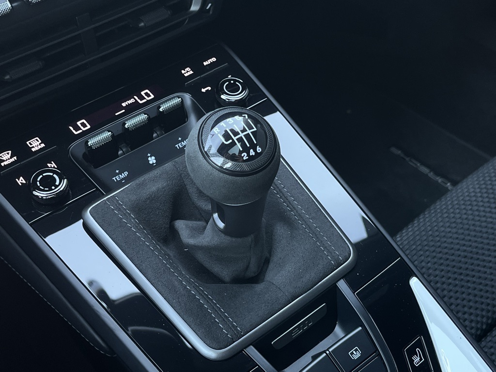 2024 Porsche 911 T photo 20