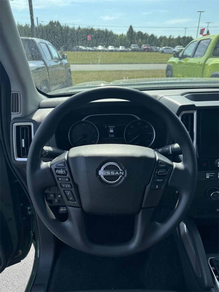 2025 Nissan Frontier Crew Cab SV photo 13