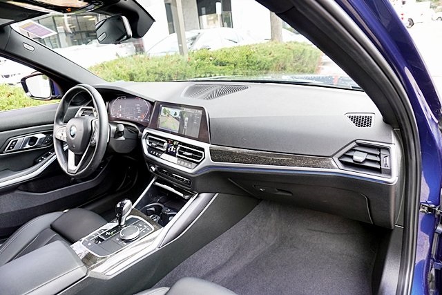 Used 2022 Blue BMW 330i image 10