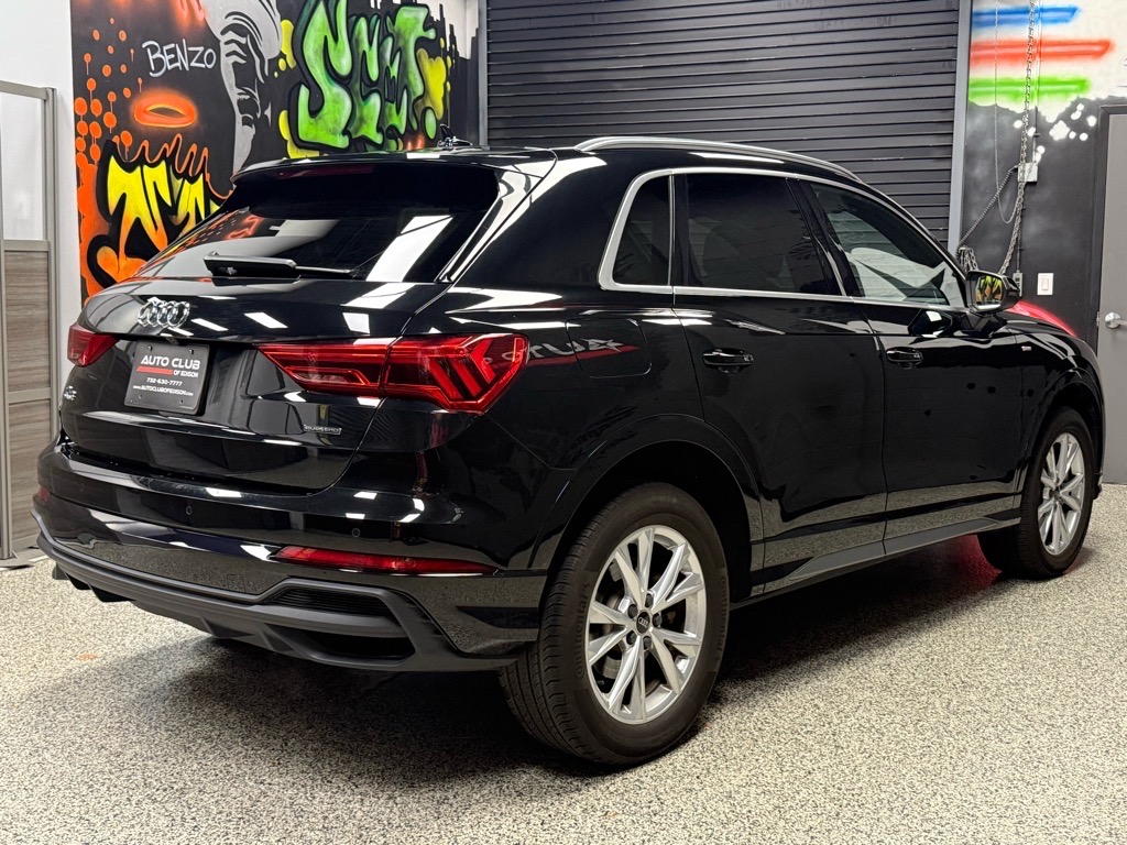 2023 Audi Q3 S line Premium 45 TFSI photo 4
