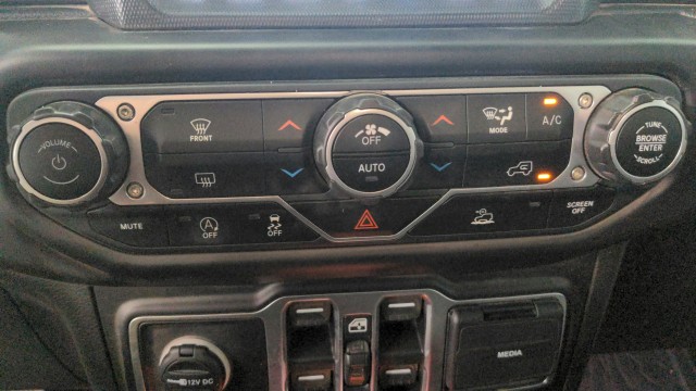 Used 2021  Jeep Unlimited Sport S image 1