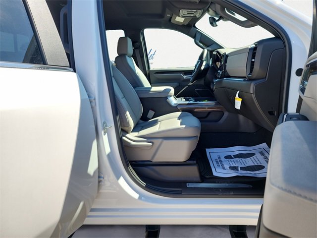 2025 Chevrolet Silverado 2500HD LT photo 12