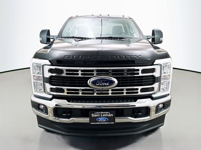 2025 Ford F-350 photo 2