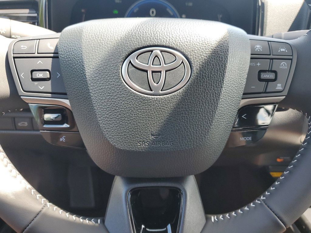 2025 Toyota Camry SE photo 16