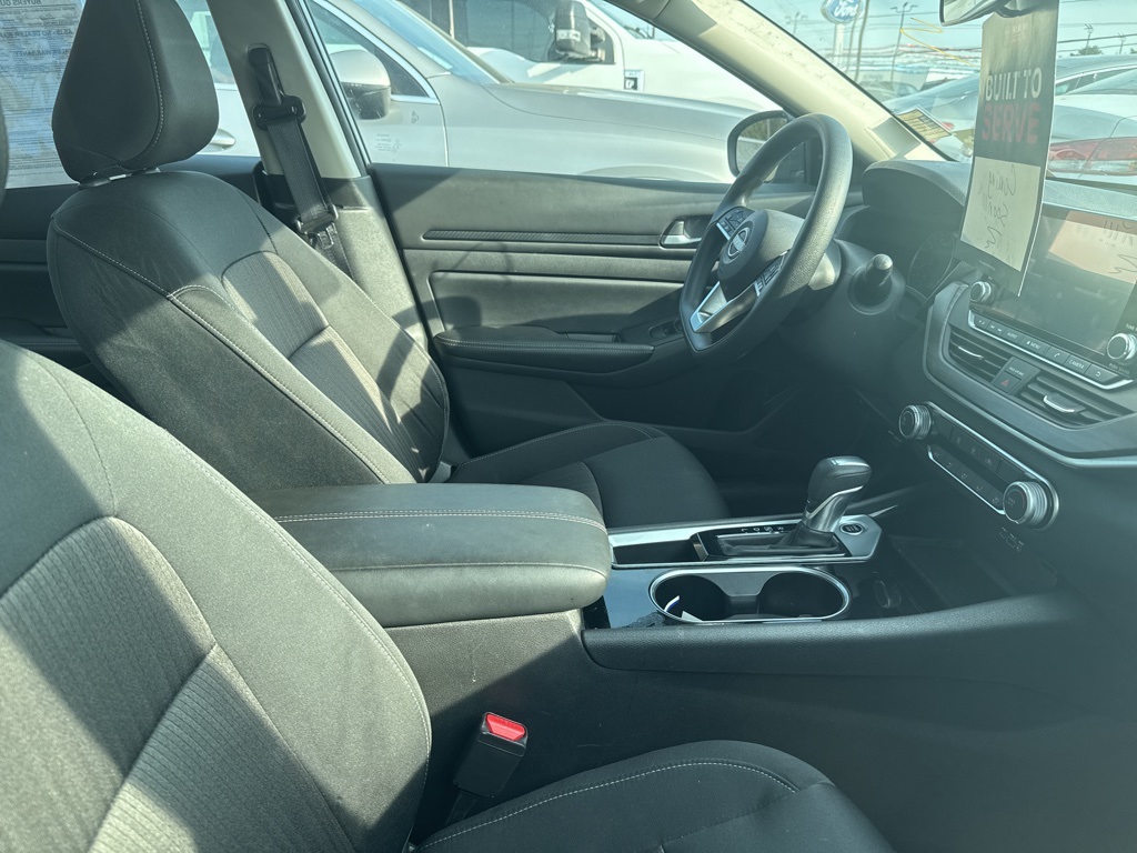 2024 Nissan Altima 2.5 SV photo 7