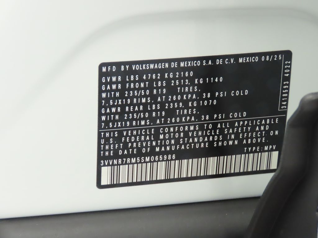 2025 Volkswagen Tiguan SE photo 32