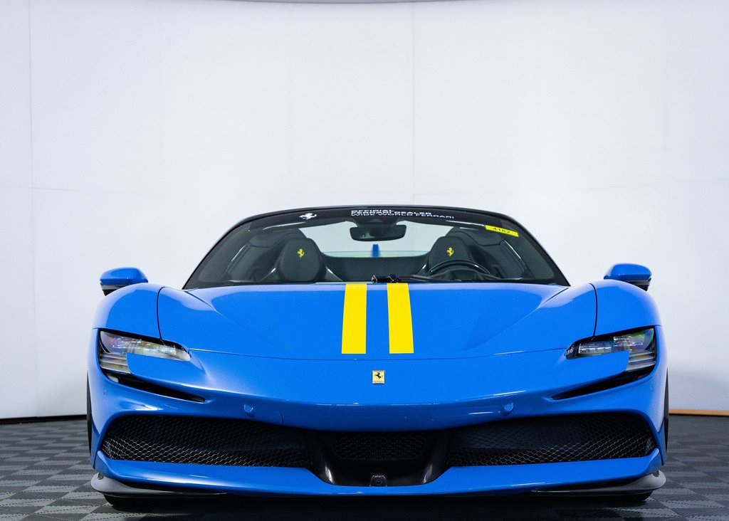 2025 Ferrari SF90 Spider Base photo 4