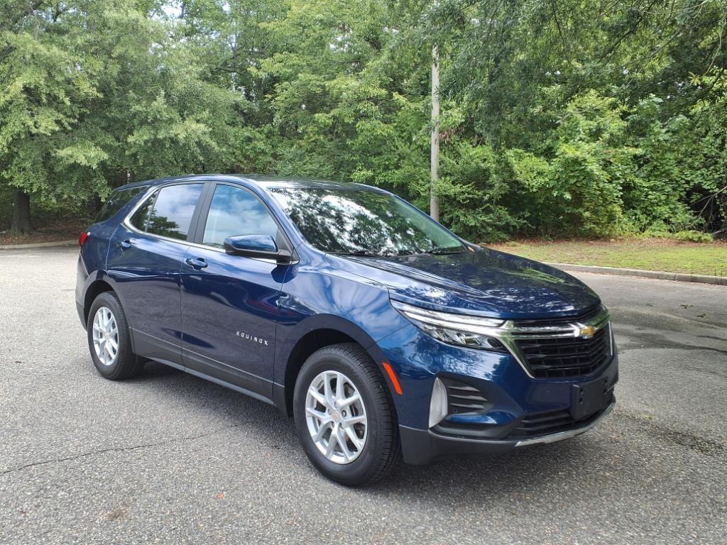 2022 Chevrolet Equinox LT's photo