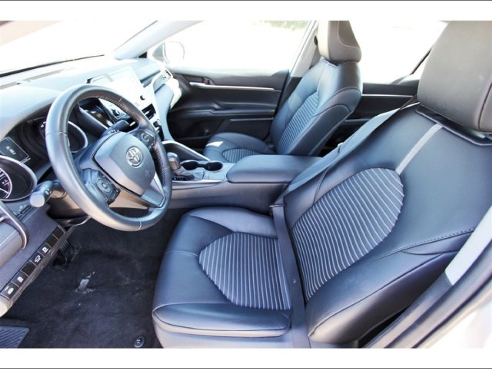 2024 Toyota Camry SE - 9