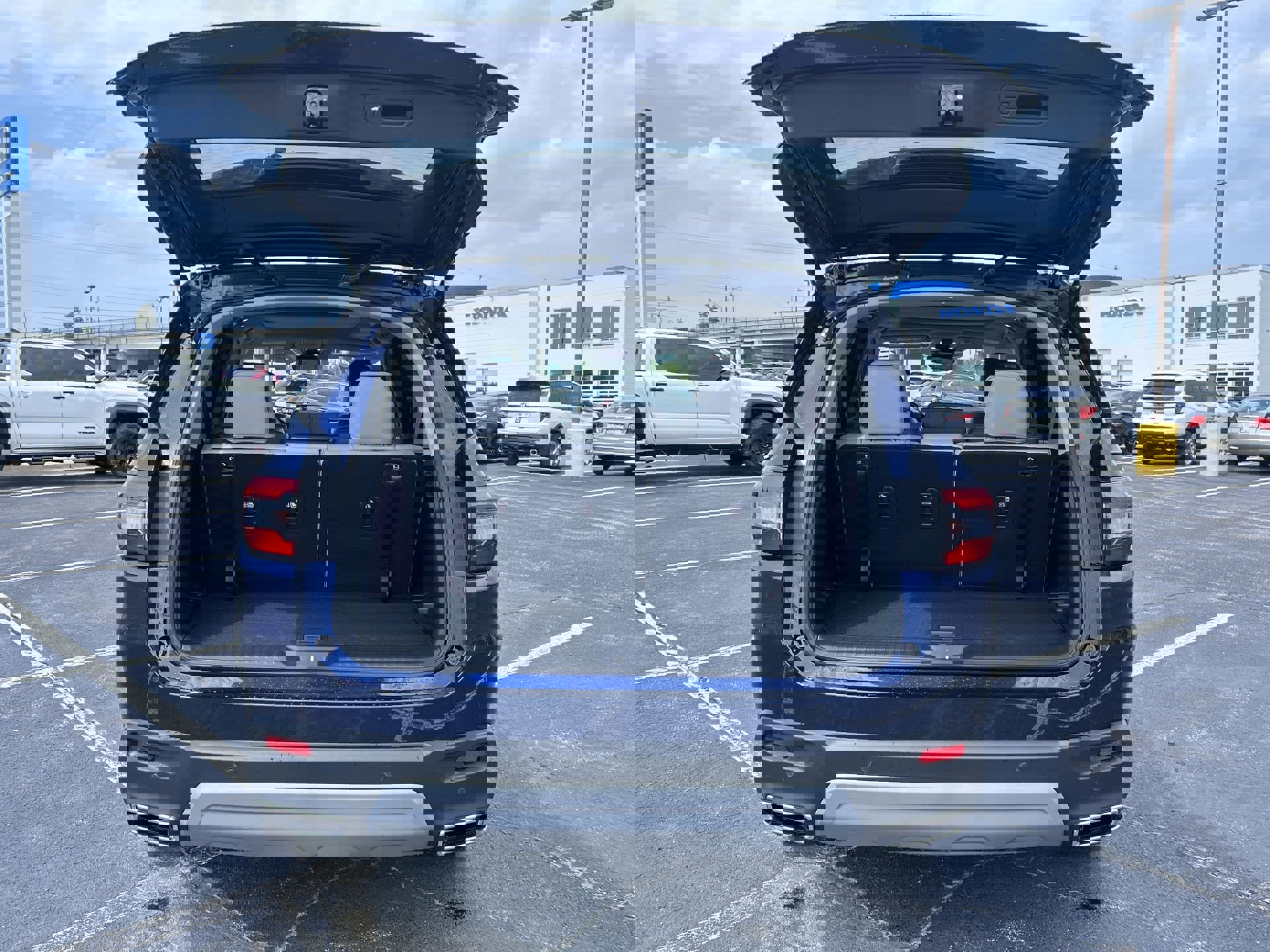 2025 Honda Pilot Touring photo 20